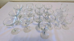 lot 181 image: Assorted Glassware