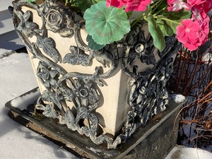 lot 11 image: Vintage Metal Floral Design Planter