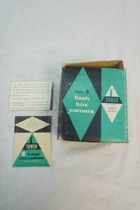 lot 6 image: vintage camera
