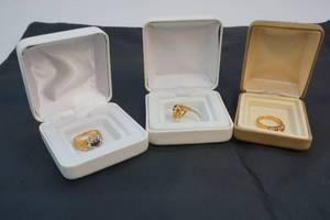lot 17 image: rings
