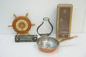 lot 54 image: vintage items