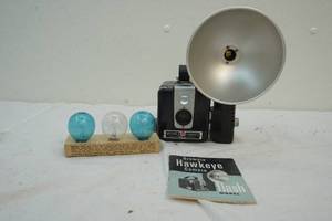 lot 62 image: vintage Brownie Hawkeye Camera