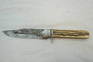 lot 63 image: vintage Bowie knife