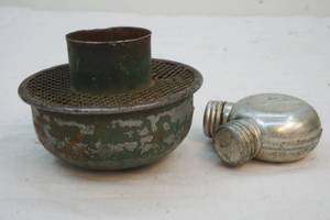 lot 70 image: vintage gun reloading items