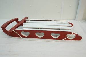 lot 83 image: decor sled