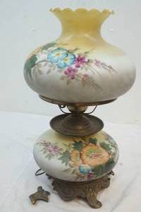 lot 100 image: lamp