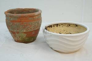 lot 109 image: pots