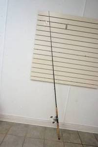 lot 125 image: fishing pole