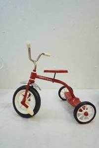 lot 142 image: Radio Flyer Trike
