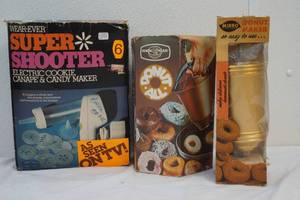 lot 149 image: donut makers, super shooter cookie canape