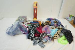 lot 188 image: scarves,scarf loom