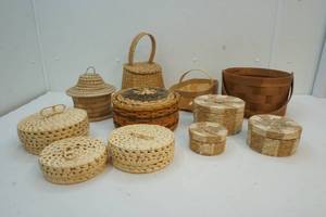 lot 244 image: Wicker baskets