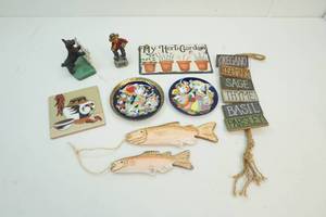 lot 249 image: Decor