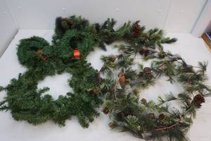 lot 252 image: Garland
