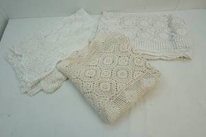 lot 268 image: Table cloths
