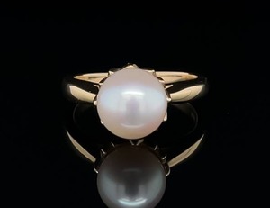 White Cultured Pearl Solitaire in a Fancy Estate Ring in 14k Yellow Gold
