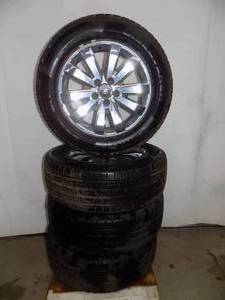 lot 2 image: Wheel & Tires Rims Off 2007 Ford Edge