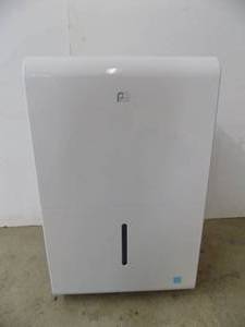 lot 8 image: Dehumidifier