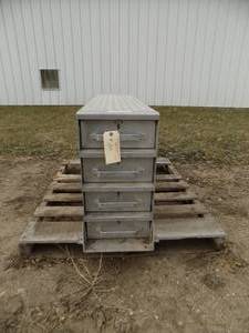 lot 20 image: Alum Tool Box 4 Drawer