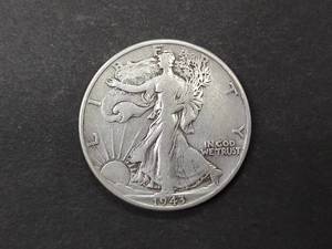 lot 38 image: 1943 Walking Libery Silver Half Dol...