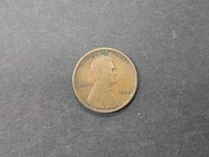 lot 81 image: 1909 VDB Cent...