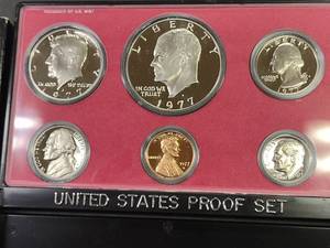lot 121 image: 1977 Proof Coin Set...
