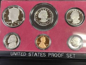 lot 124 image: 1979 Proof Coin Set...