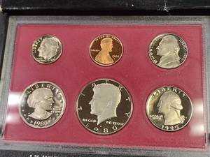lot 125 image: 1980 Proof Coin Set...