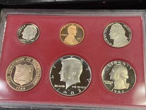 lot 127 image: 1982 Proof Coin Set...