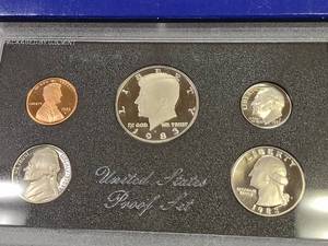 lot 128 image: 1983 Proof Coin Set...
