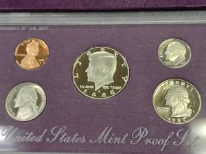 lot 134 image: 1988 Proof Coin Set...