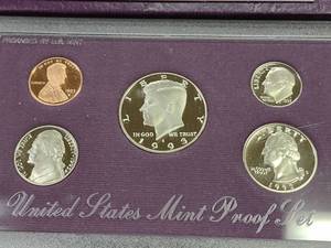 lot 140 image: 1993 Proof Coin Set...