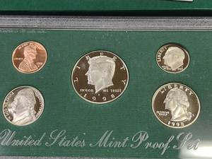lot 145 image: 1998 Proof Coin Set...
