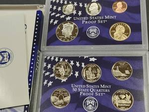 lot 165 image: 2003 Proof Coin Set...