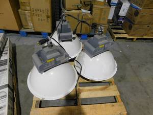 lot 18 image: (3) Warehouse Lights High Bay - 350 Watt - All tested and works.