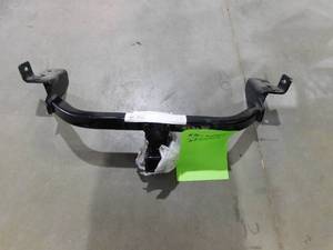 lot 31 image: CURT Class 3 Trailer Hitch, 2 Receiver, Select Jeep Cherokee KL, Towing Draw Bar