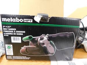 lot 43 image: Metabo HPT 9-Amp Corded Belt Sander Dust Management