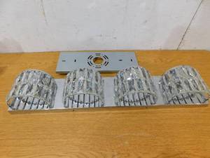 lot 47 image: Bathroom Vanity Light.