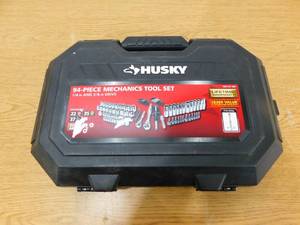 lot 89 image: Husky Mechanics Tool Set (94-Piece)