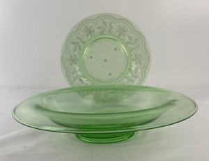 lot 134 image: Depression Glass Rolled Edge Console Bowl and Small Serving Plate