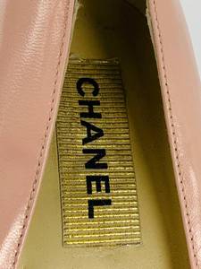 lot 62 image: Vintage CHANEL Pink Pumps