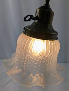 lot 98 image: Victorian Brass Standing Lamp with Ruffled Glass Shade - Vintage Reading Light