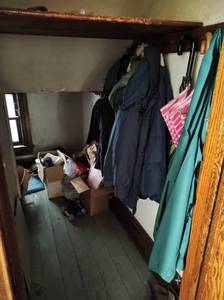 lot 65 image: Contents of Closet