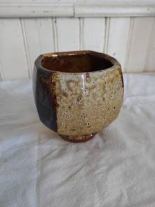 lot 11 image: Jeff Oestreich Stoneware Vessel