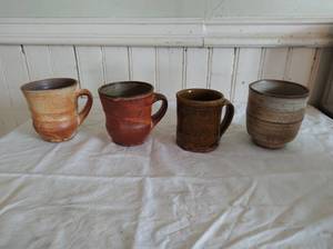 lot 79 image: Wayne Branum Stoneware Mugs