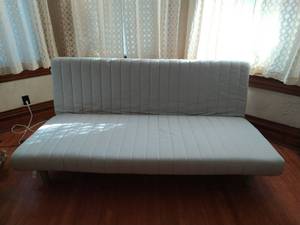 lot 23 image: Futon