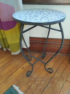lot 30 image: Plant Stand End Table