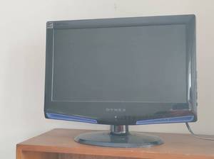 lot 128 image: Dynex 19 TV