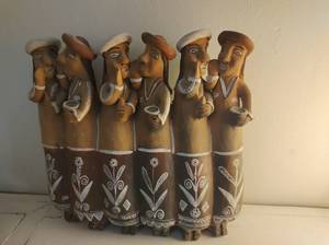 lot 145 image: The Gossipers Sculpture From The Peruvians Andes