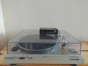 lot 162 image: Technics Turntable And Power Amp